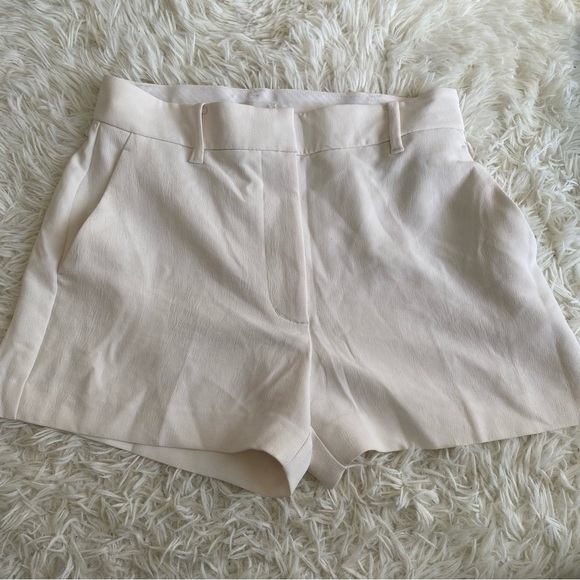 Aritzia Wilfred Anthem Short - Picture 4 of 9